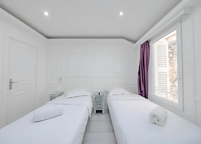 شقة 3 Bedrooms - 14hv