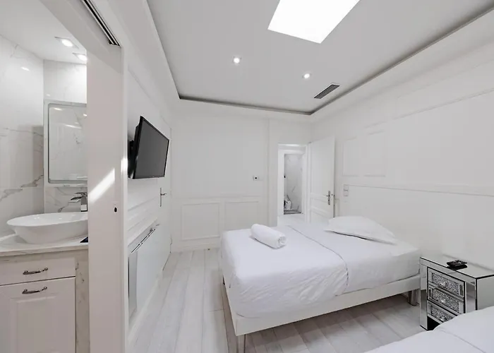 3 Bedrooms - 14hv * كان