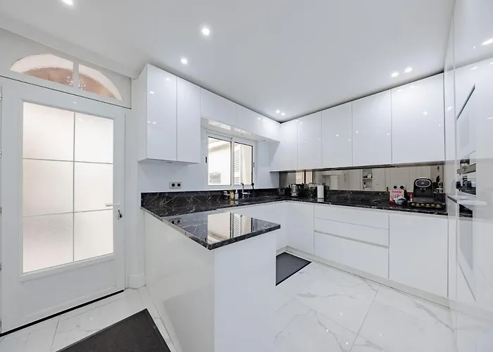 3 Bedrooms - 14hv شقة