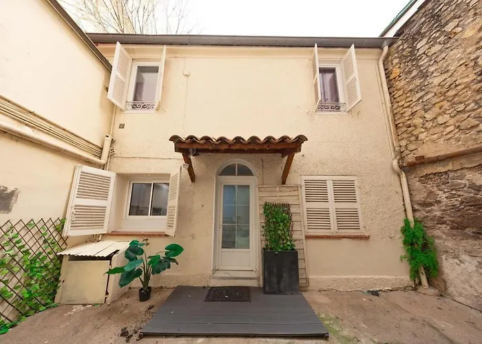 3 Bedrooms - 14hv شقة