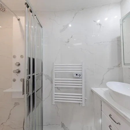 Appartement 3 Bedrooms - 14hv *